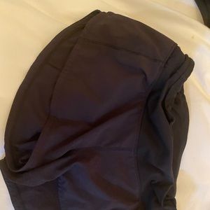 lululemon size 4 2.5 shorts black